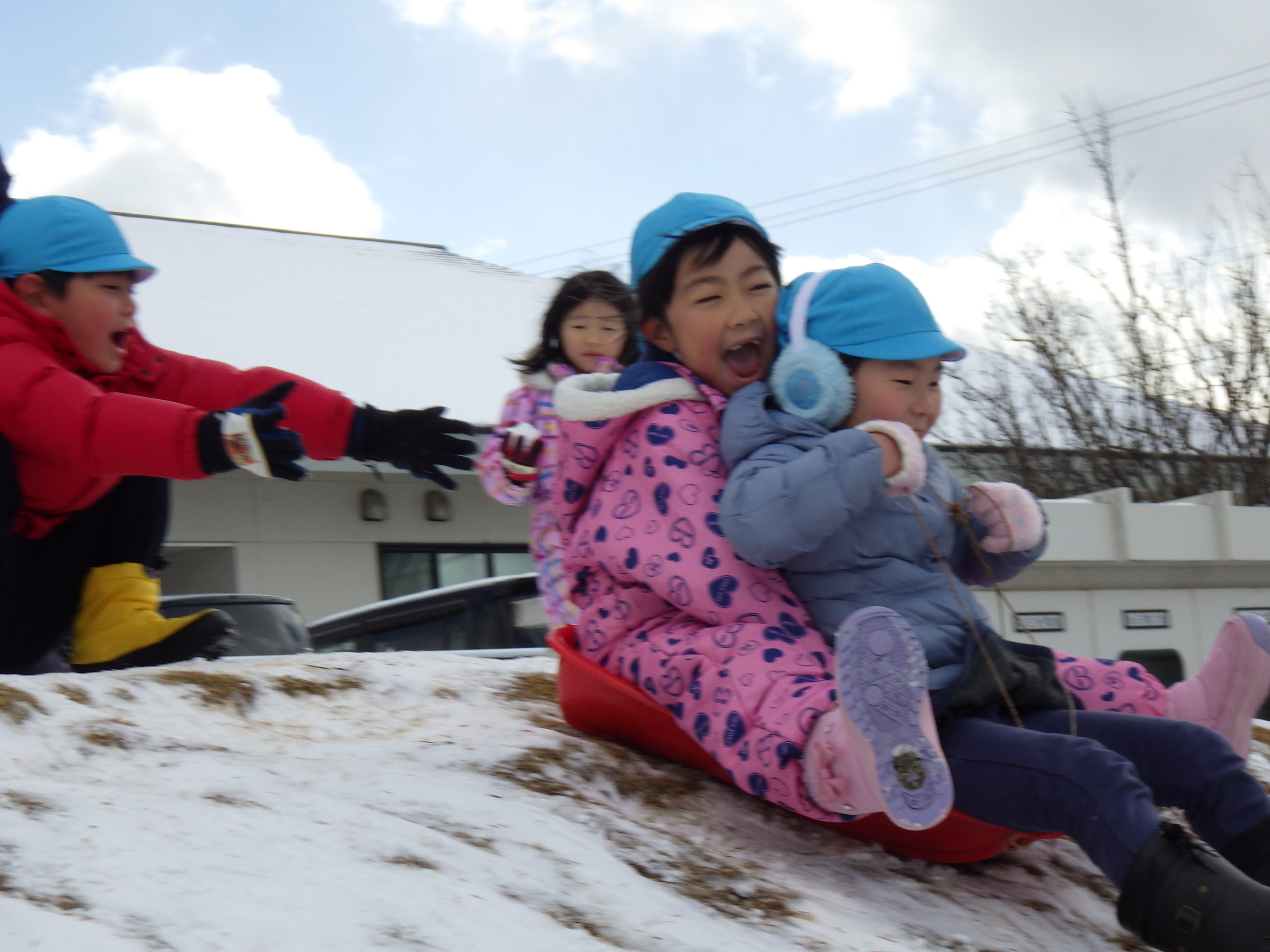 ⛄今年初の雪遊び⛄ 【そら組５歳児】