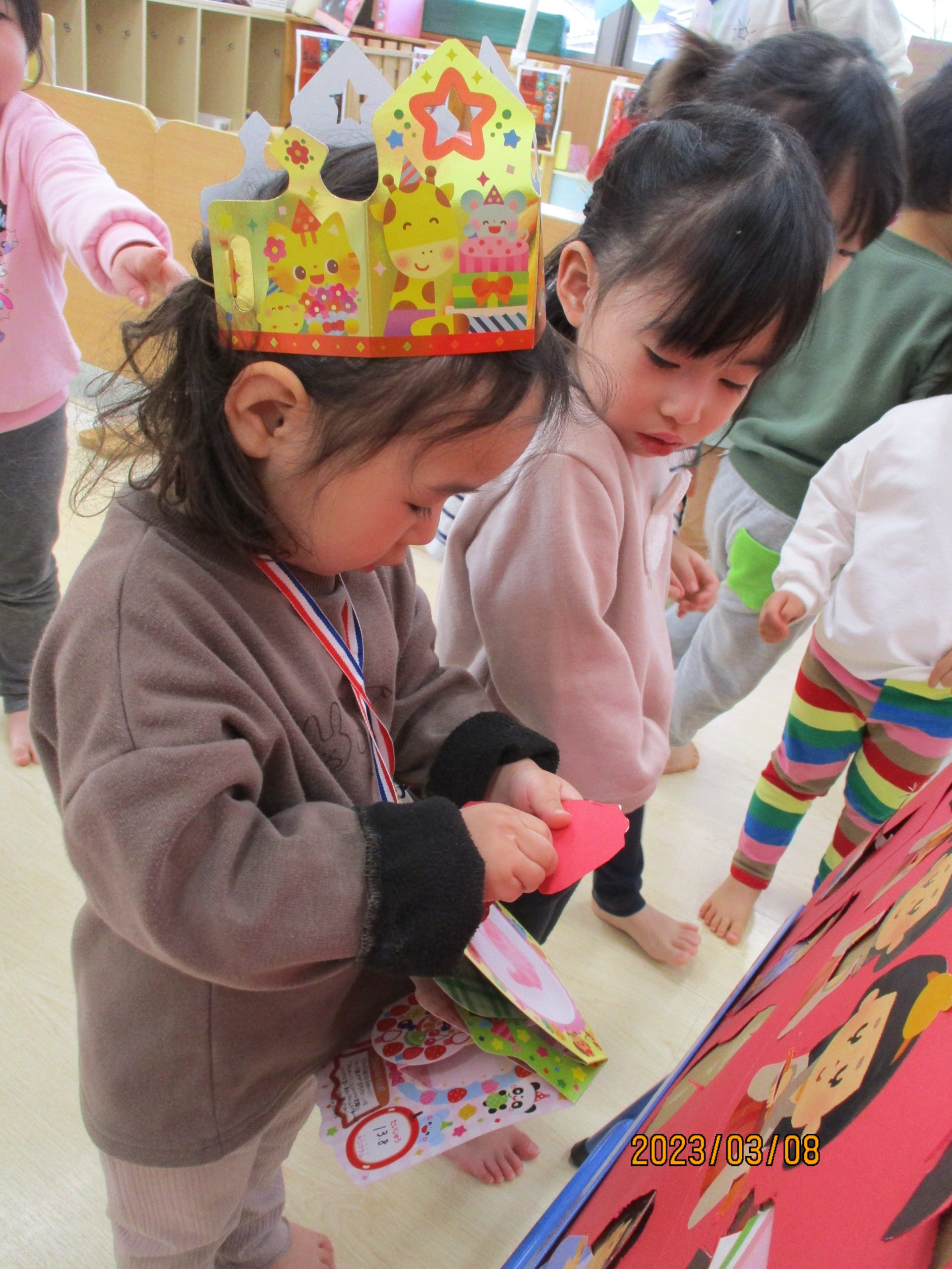 😊遊コスモス小新保育園　2歳児　おひさま組　「3月のお誕生日会をしました！🎂✨」