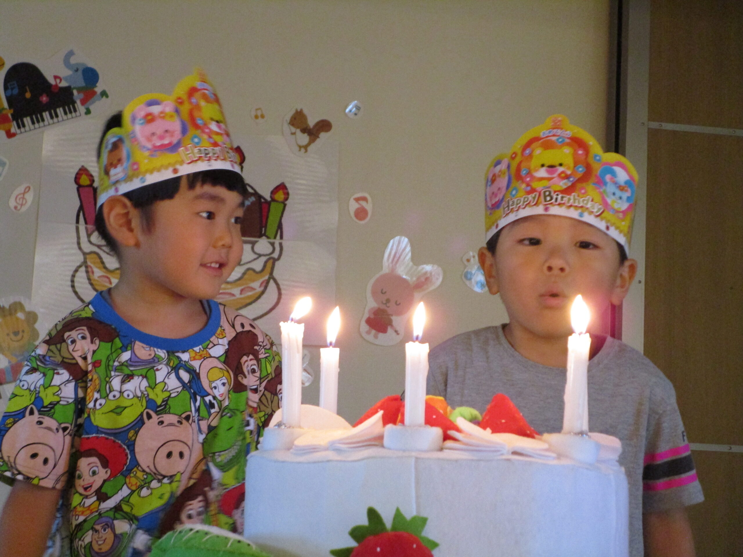 😊遊コスモス小新保育園「🎂３・４・５歳児　8月の誕生会🎂」