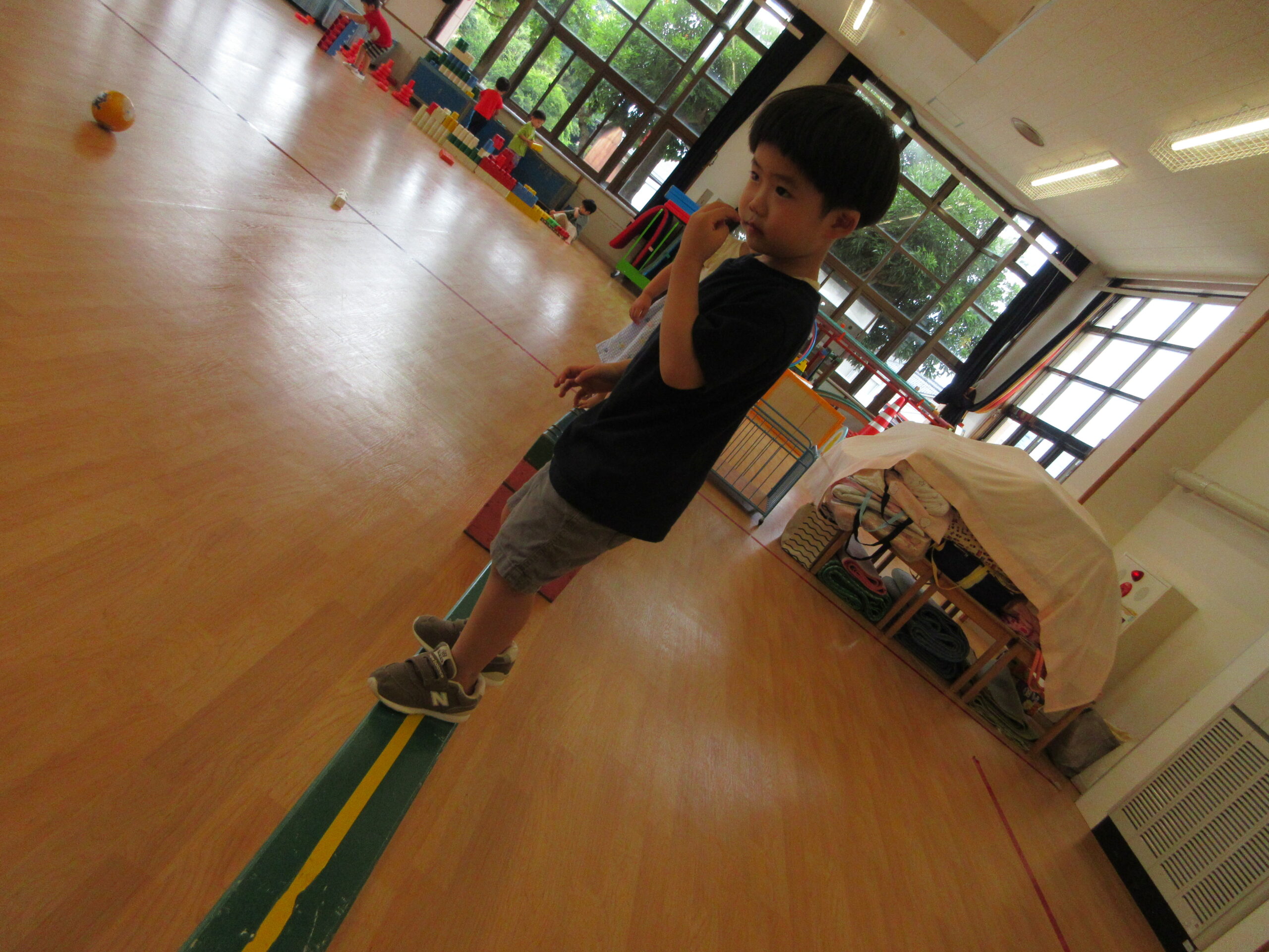 運動あそび～一本橋、たいこ橋をやってみよう！～【真野第1保育園　さくら組】