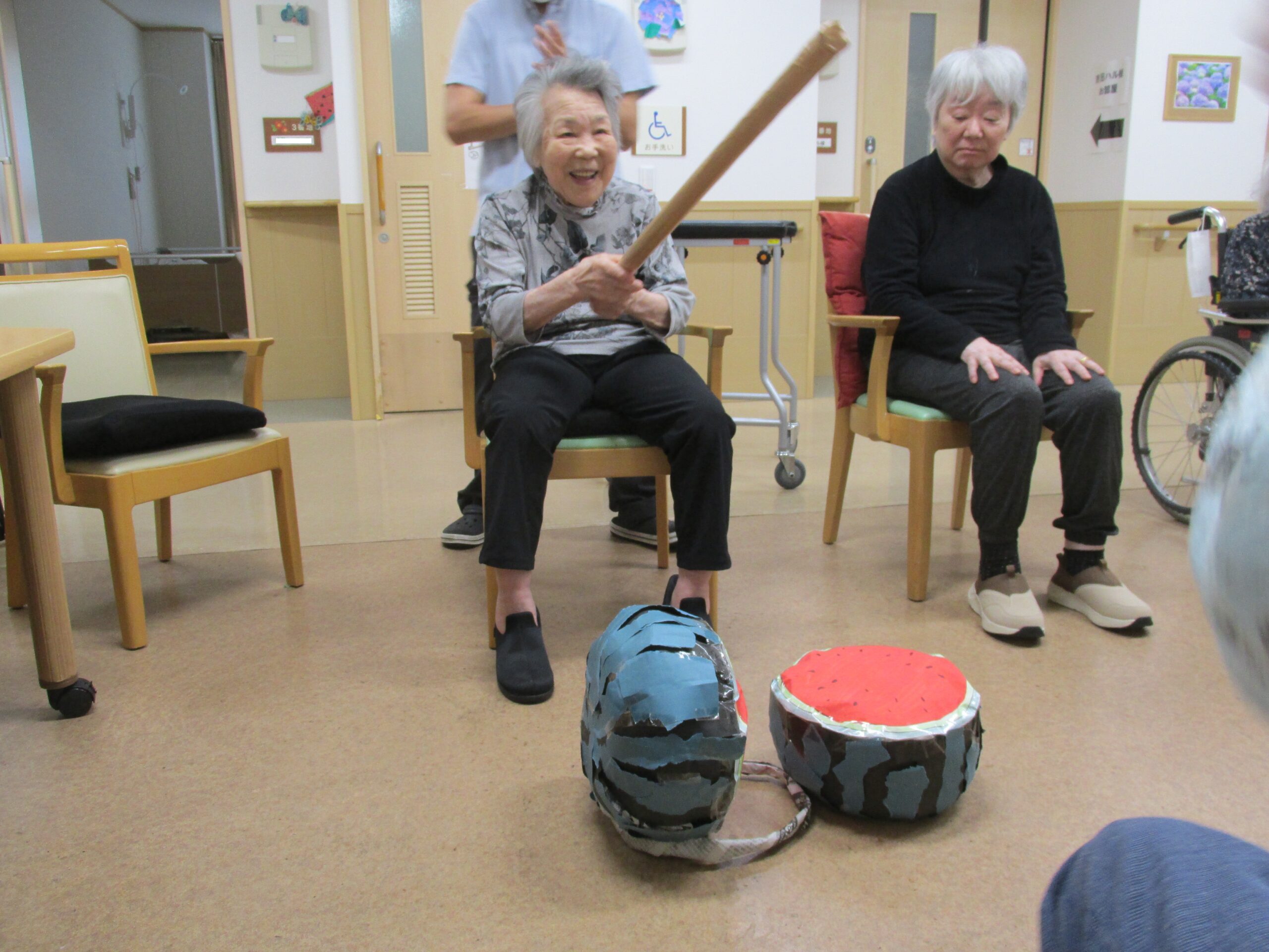 【ショートステイ白根そよ風の杜】スイカ割り🍉