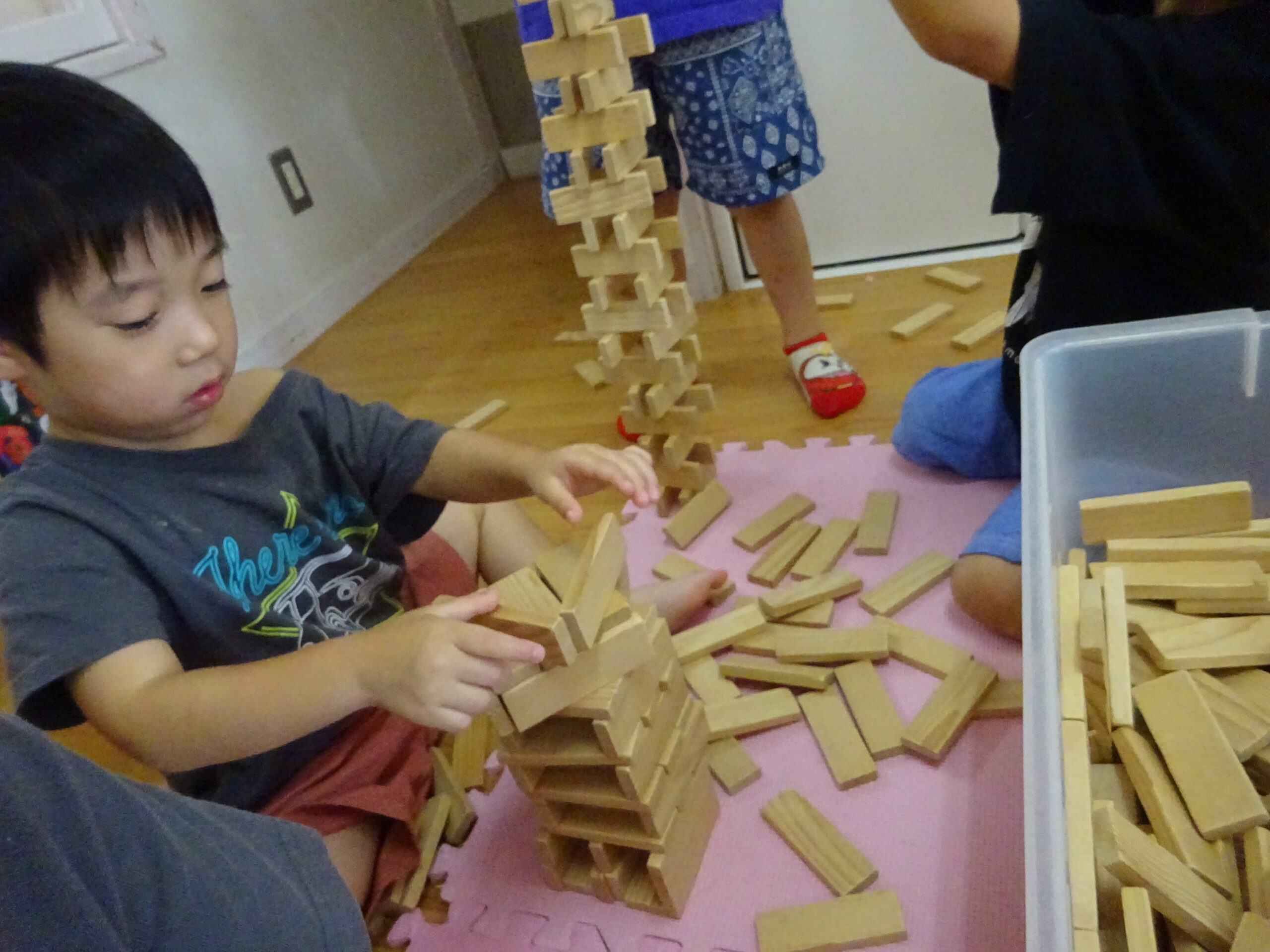 高く積めるかな？【真野第一保育園　ひまわり組】