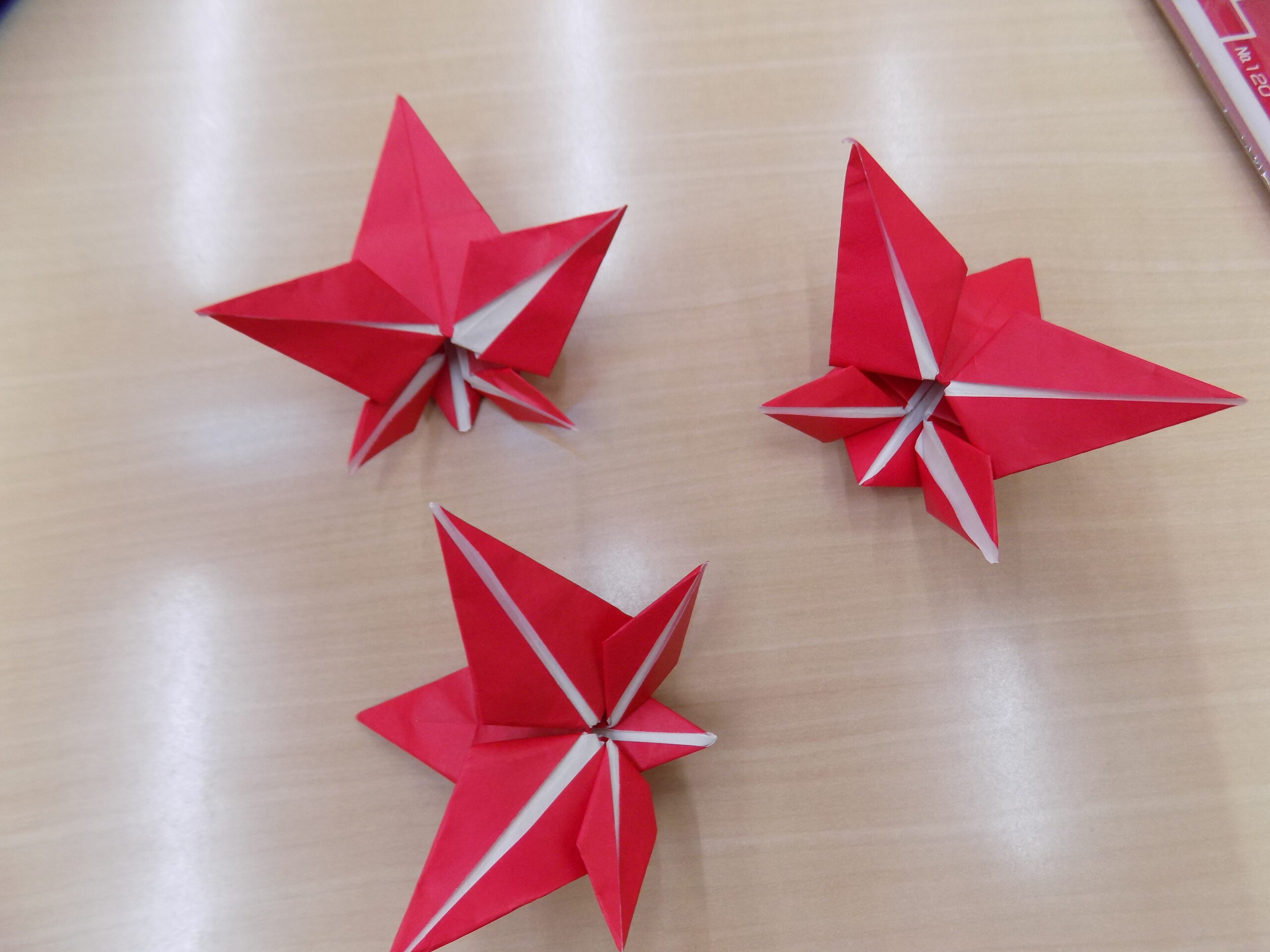 11月12日【ショートステイなかの】季節の折り紙