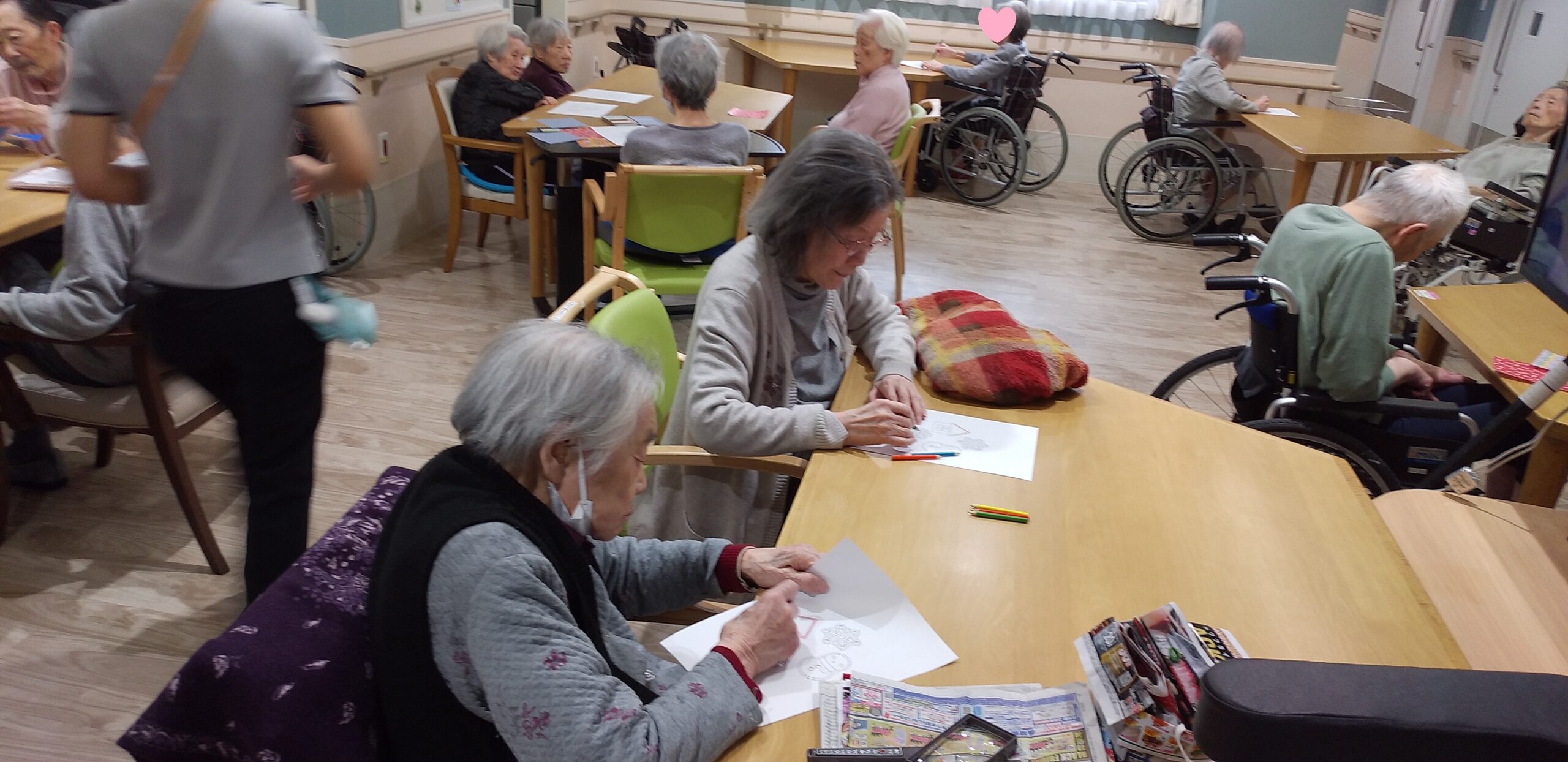 塗り絵と運動！【特別養護老人ホーム柳都の杜】