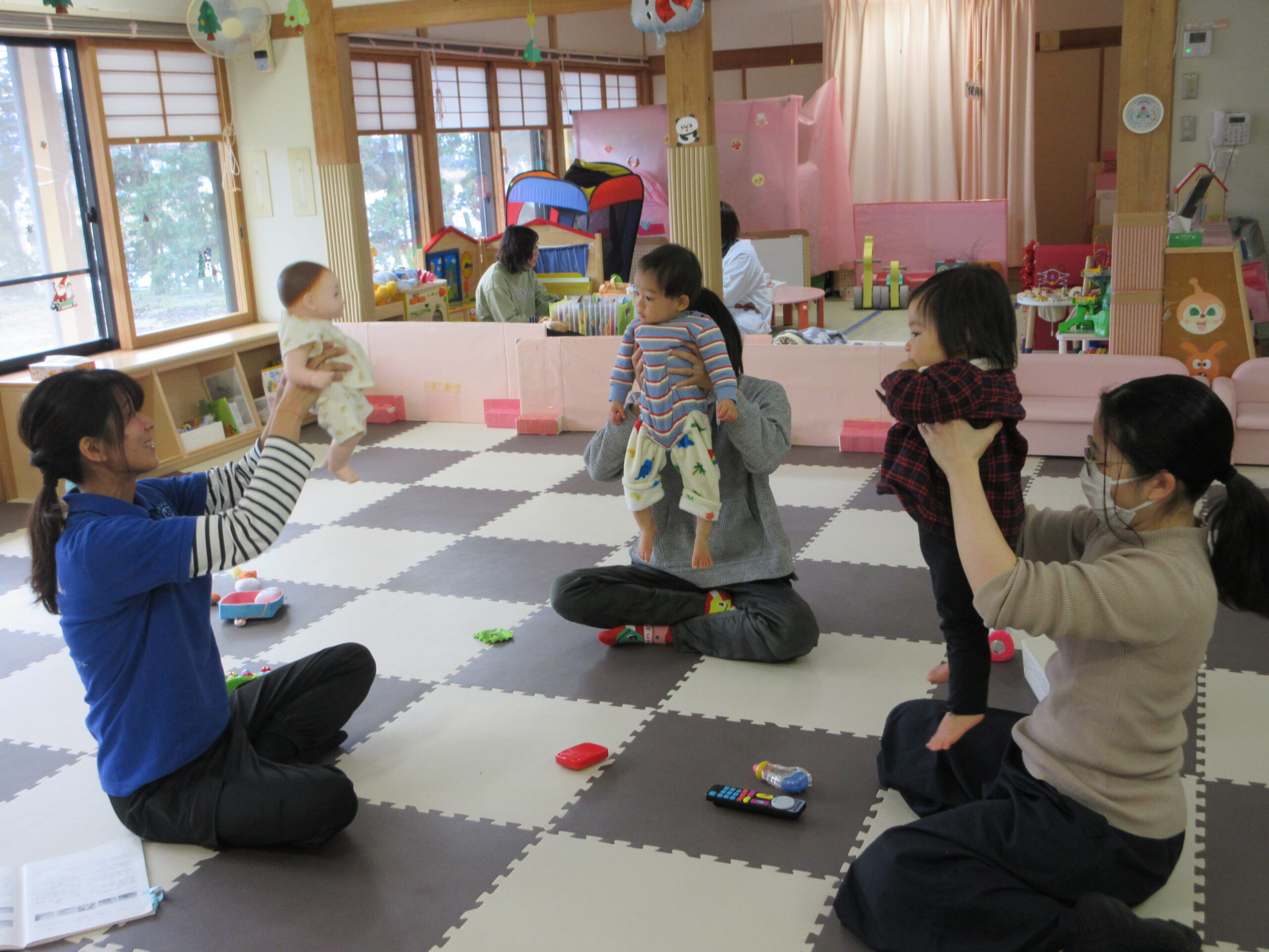 WARAリズム【地域子育て支援センター・トキっ子ひろば】