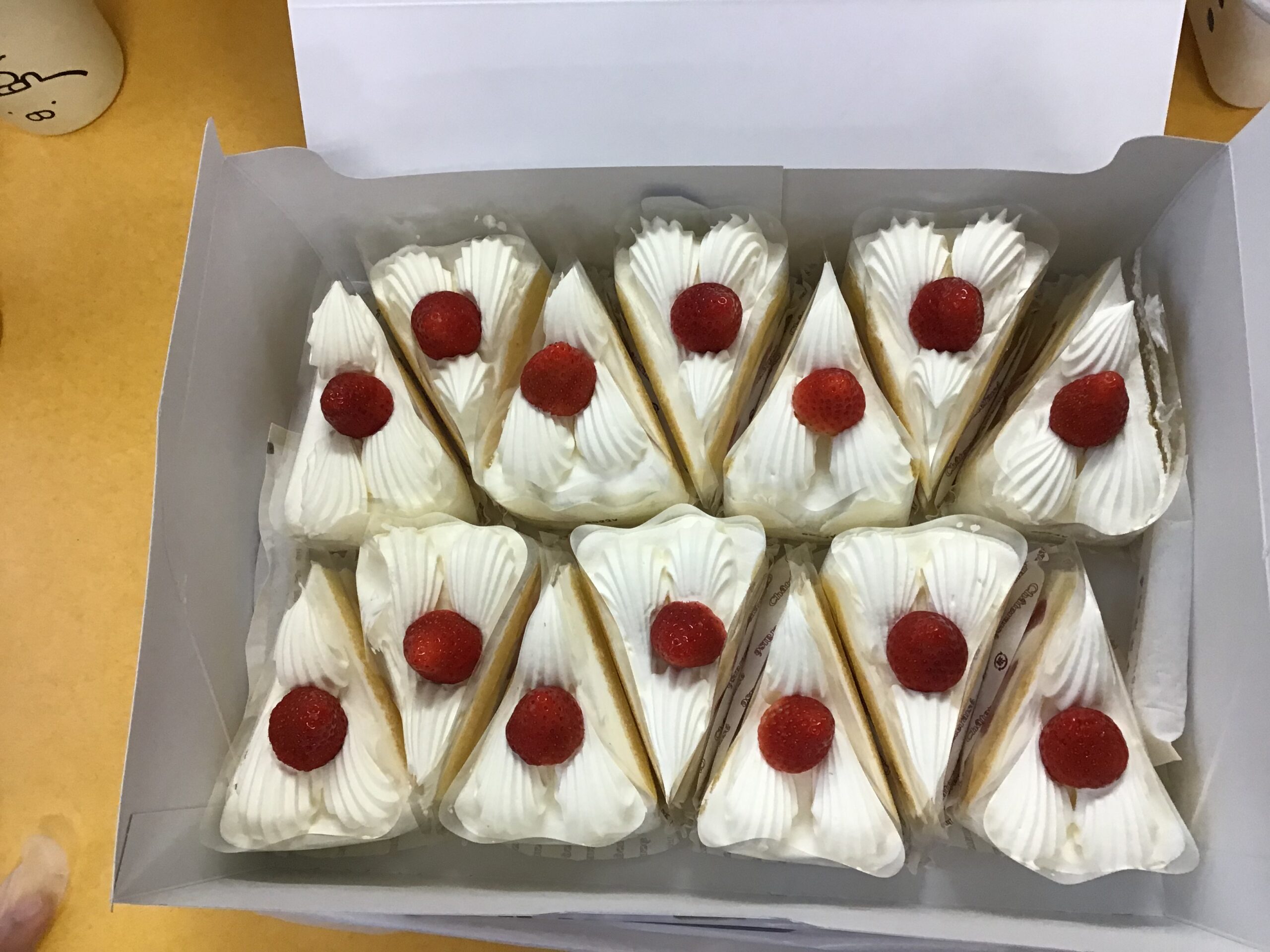 【勇樹会日の出デイサービス】1/24（土）お取り寄せおやつシャトレーゼの🍰ショートケーキ🍰