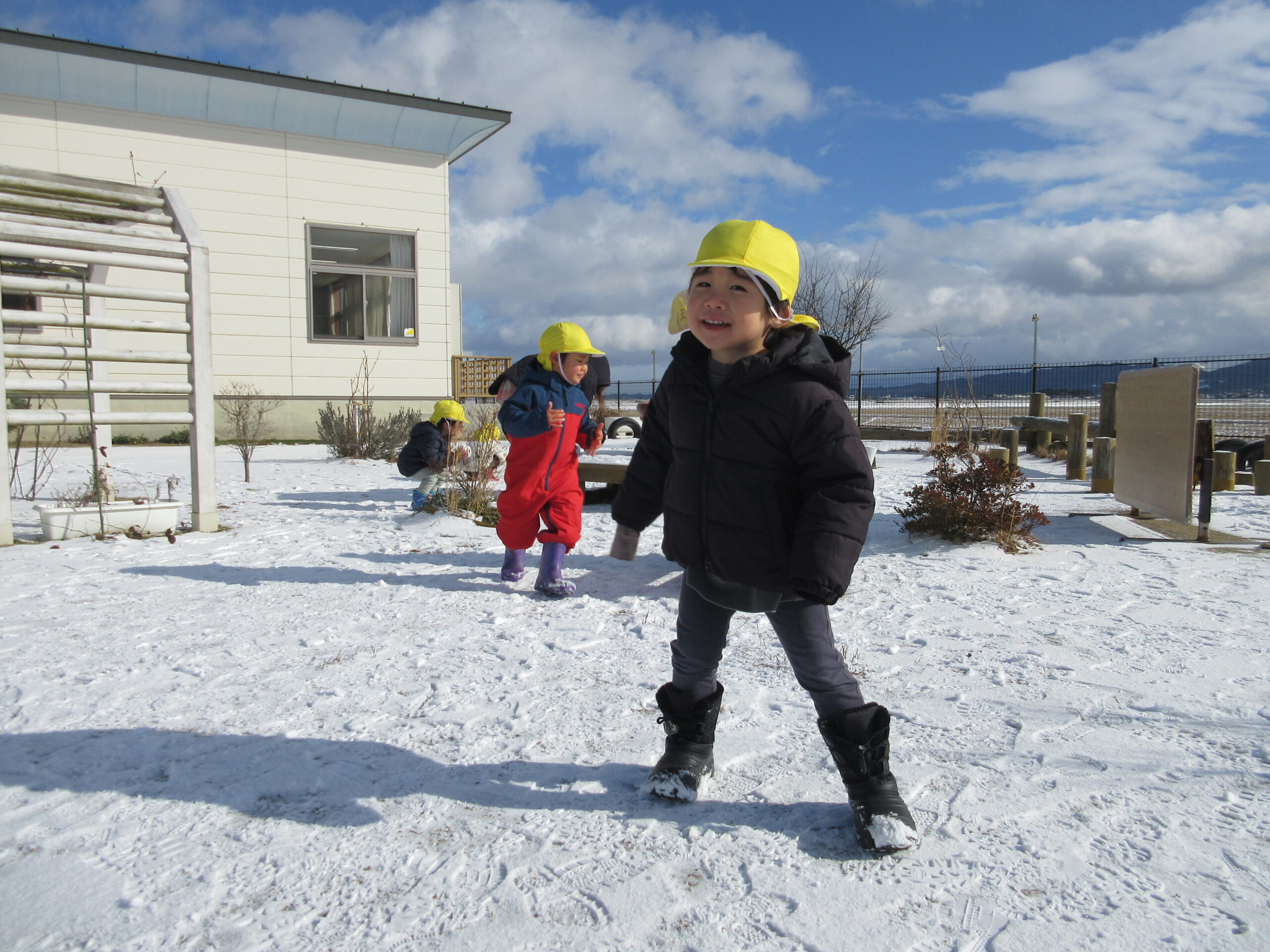 ふわふわ雪⛄【白根そよ風保育園 2歳児わかば組】