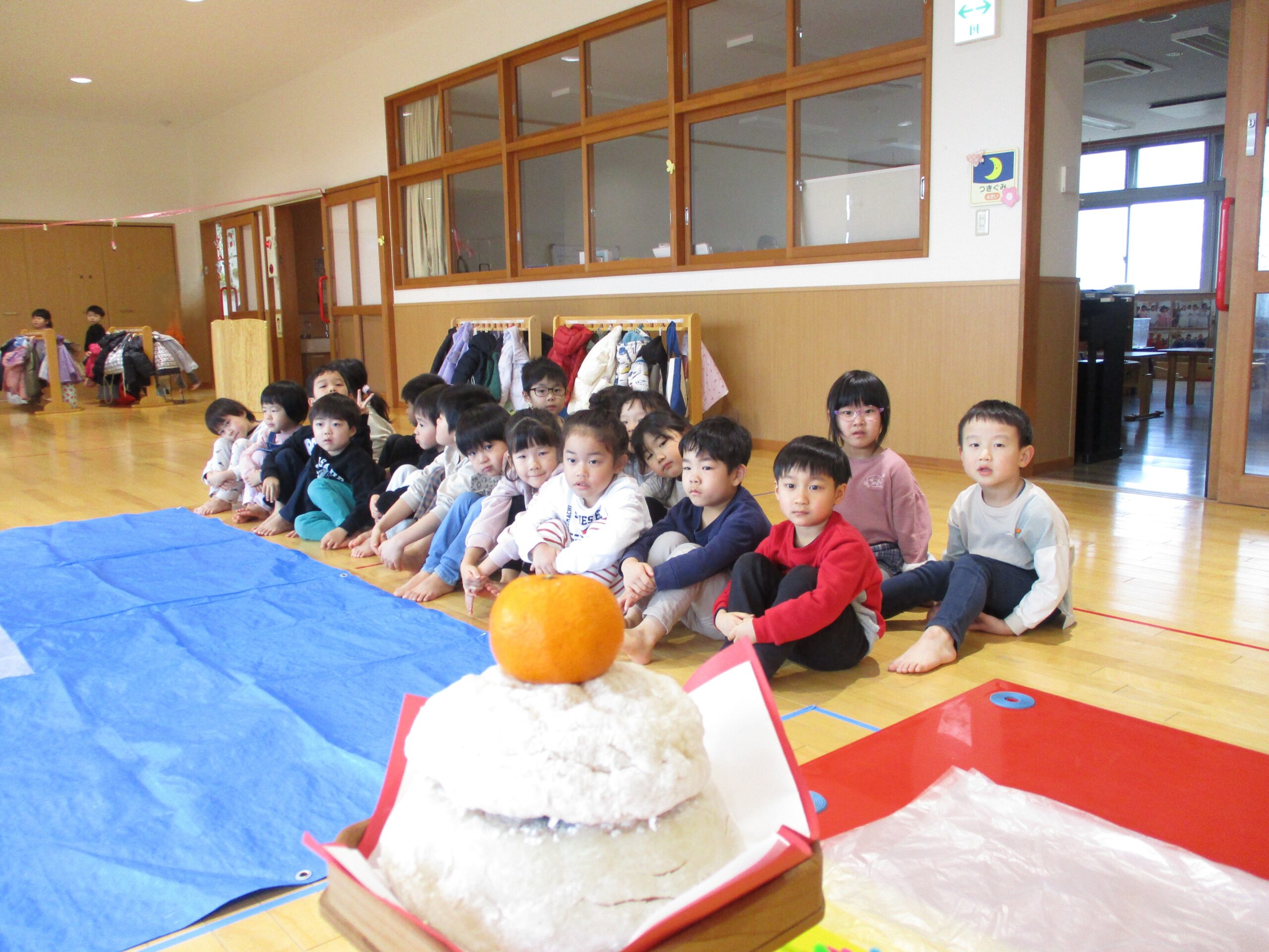 😊遊コスモス小新保育園「鏡開きをしました♪」