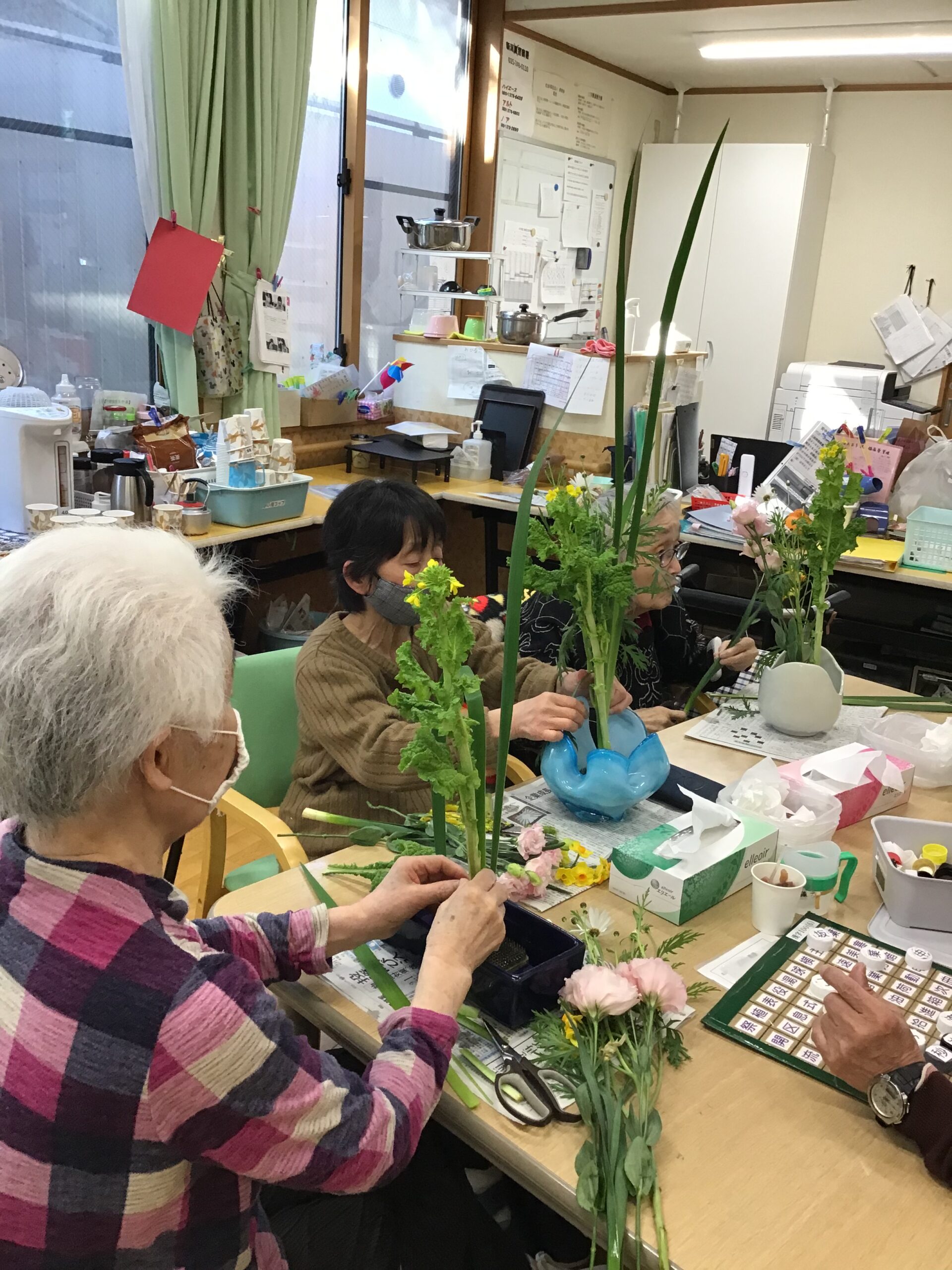 2月の生け花教室【勇樹会日の出デイサービス】
