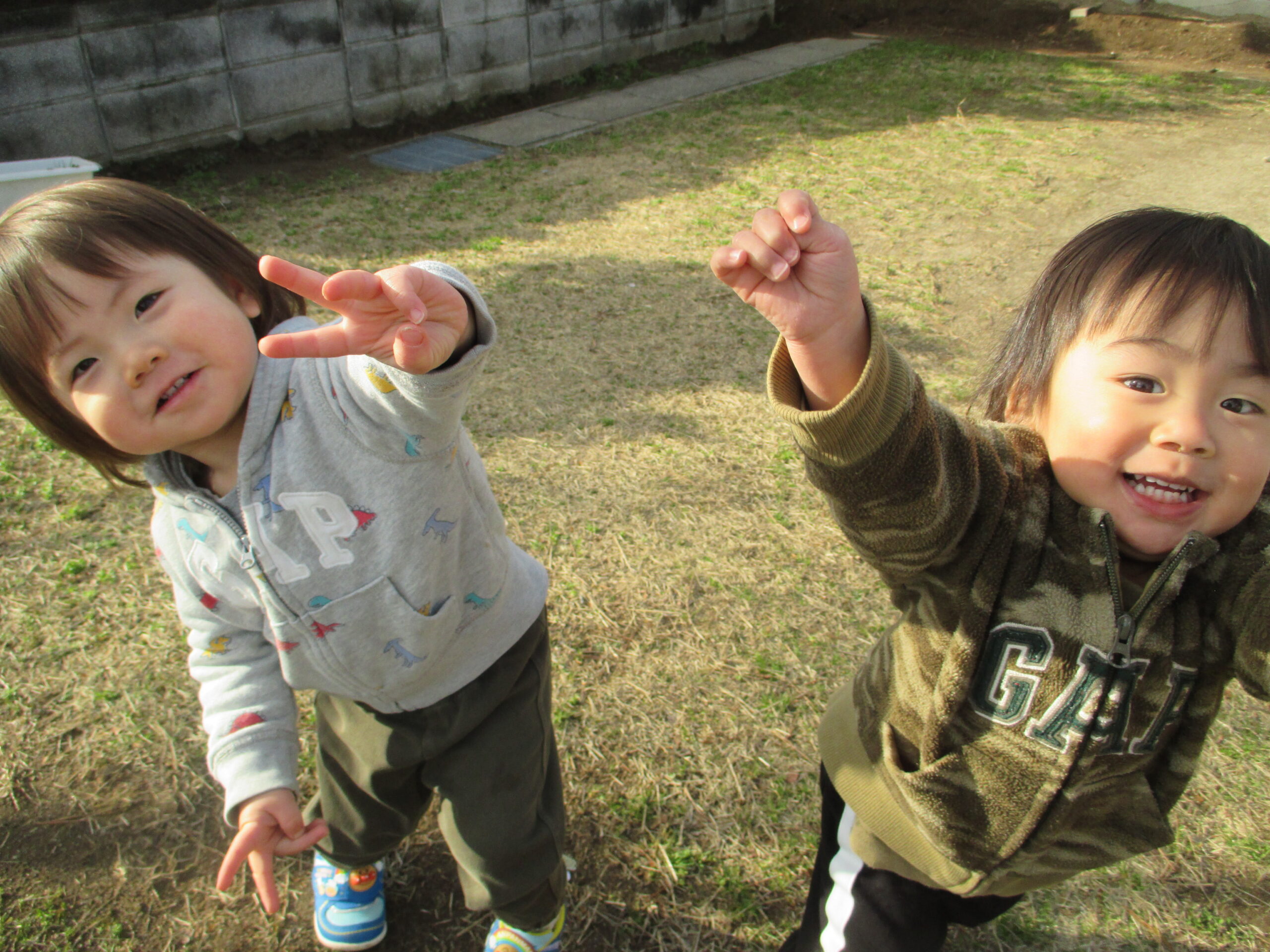 のびのび園庭遊び【新穂トキっ子保育園:はな、とり組】