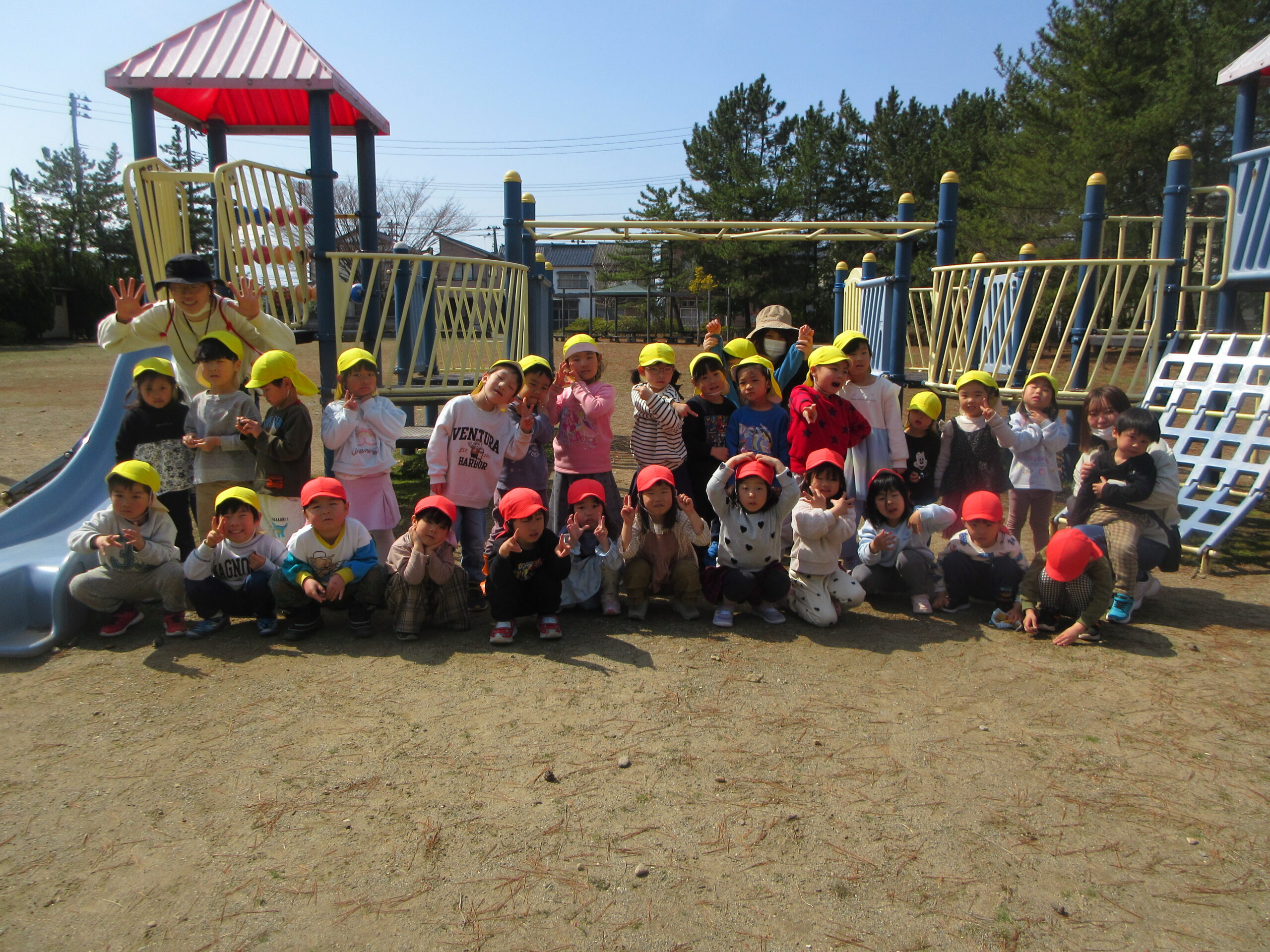 バスでおでかけ楽しいね！【新穂トキっ子保育園：つき組・ほし組】