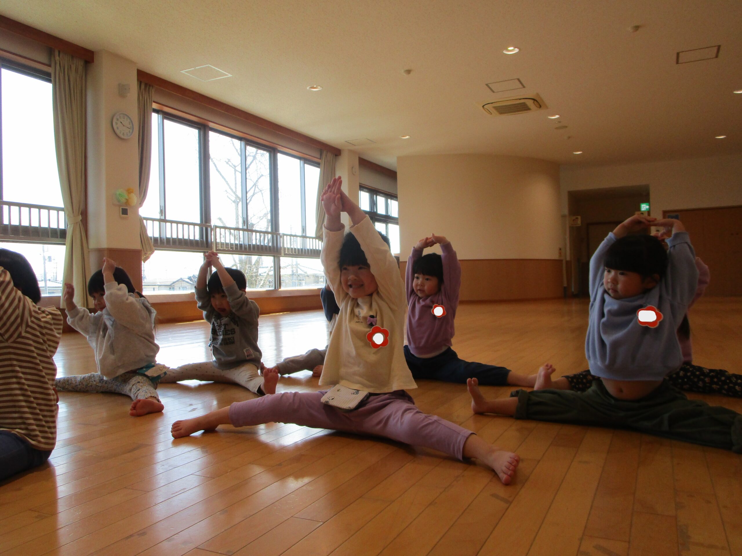 😊遊コスモス小新保育園「つき組🌛ダンスダンス🕺」